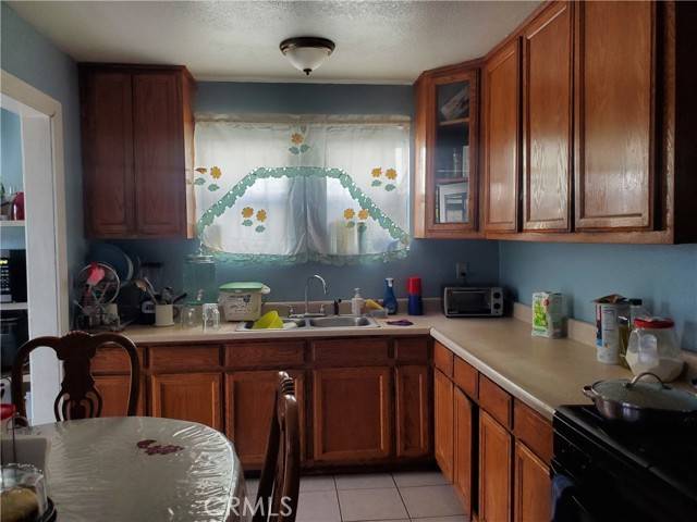 Los Angeles, CA 90003,221 E 92nd ST