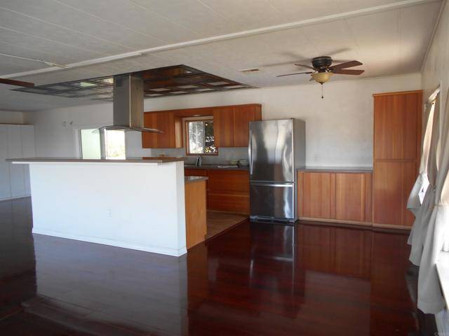 2003 Bayview Hts 80, San Diego, CA 92105
