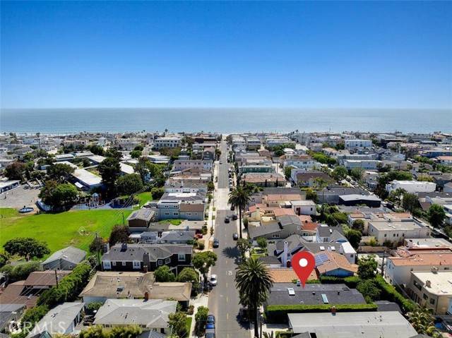 541 1st ST, Manhattan Beach, CA 90266