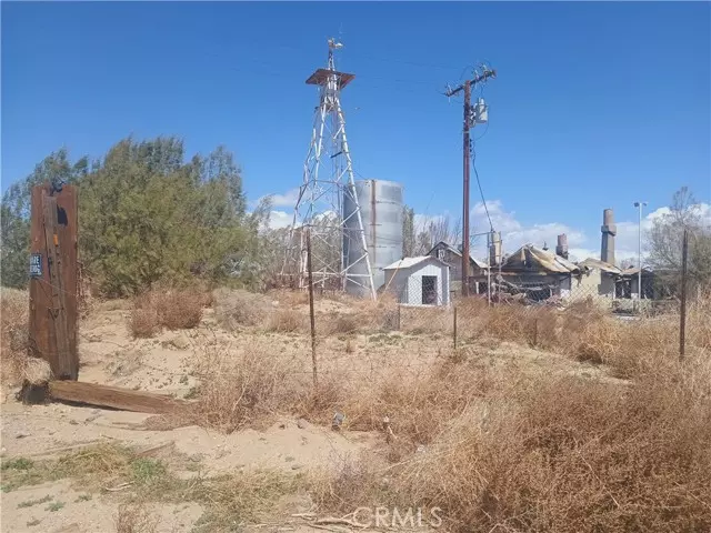 32292 Neuralia RD, Cantil, CA 93519