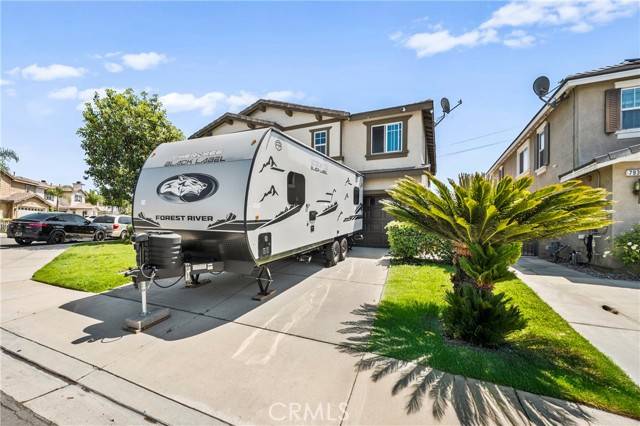 Fontana, CA 92336,7925 Hemingway CT