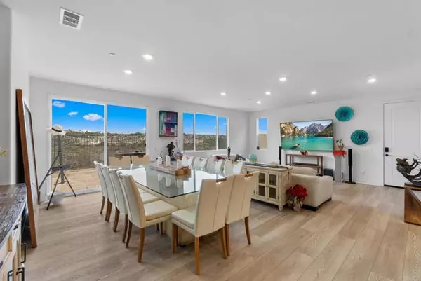 813 Mateo ST 2, Chula Vista, CA 91911