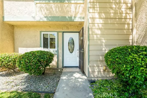 8335 Grenoble ST 27, Sunland, CA 91040