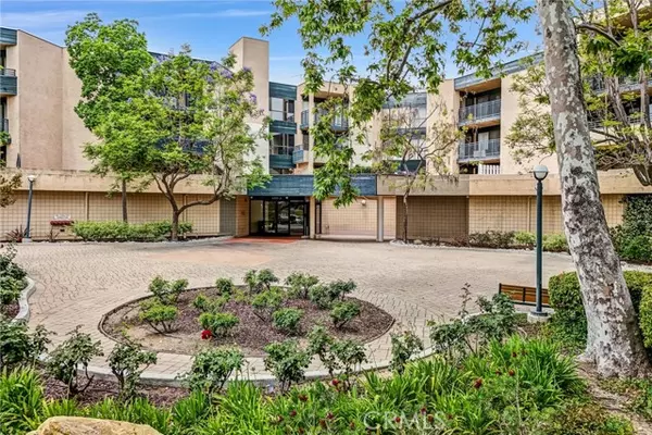 Los Angeles, CA 90042,4499 Via Marisol 105A