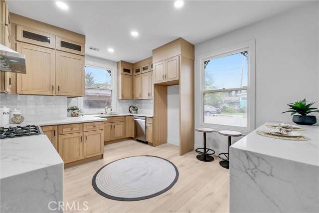 Upland, CA 91786,239 N San Antonio AVE