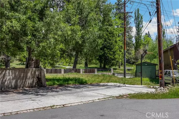 Crestline, CA 92325,22632 Seeley DR