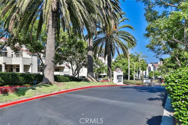 Huntington Beach, CA 92649,5031 Dorado Dr 107