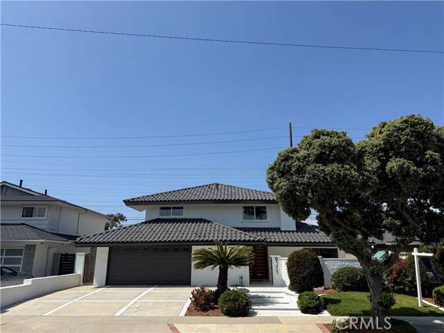 9171 Regatta DR, Huntington Beach, CA 92646