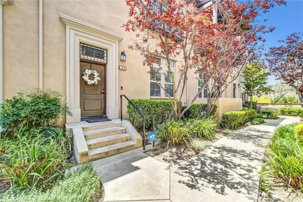 Corona, CA 92883,4440 Owens ST 104