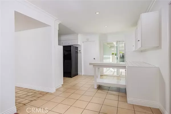 Huntington Beach, CA 92647,16811 Newland ST
