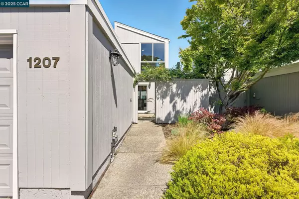 Alameda, CA 94501,1207 Ballena Blvd