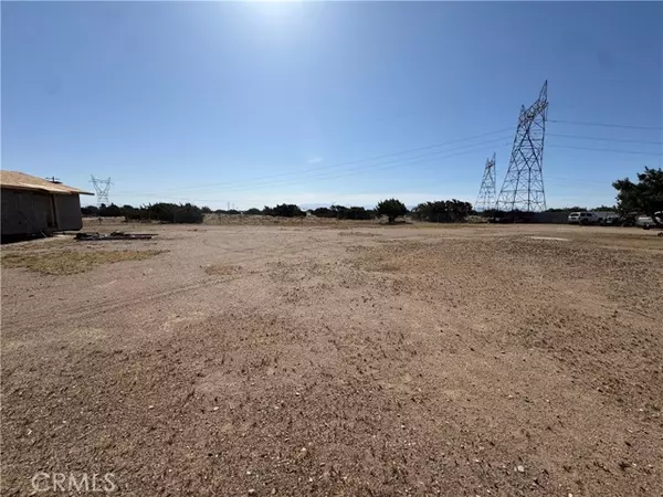 10717 Muscatel ST, Oak Hills, CA 92344