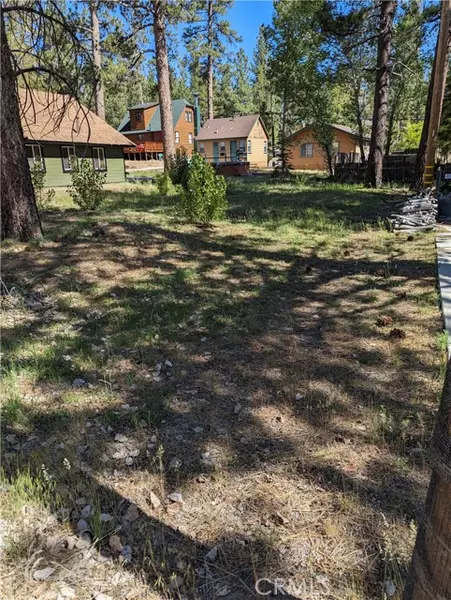 39424 Ruby LN, Big Bear Lake, CA 92315