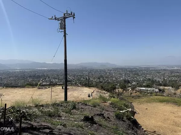 Camarillo, CA 93010,894 W Highland DR