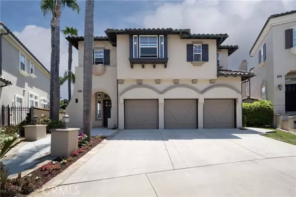 Huntington Beach, CA 92648,5712 Ocean Vista DR