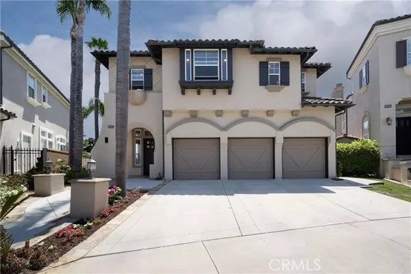 5712 Ocean Vista DR, Huntington Beach, CA 92648