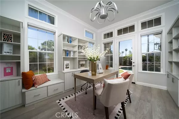 Huntington Beach, CA 92648,5712 Ocean Vista DR