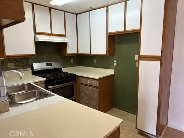 Santa Ana, CA 92701,450 E 4th ST 207