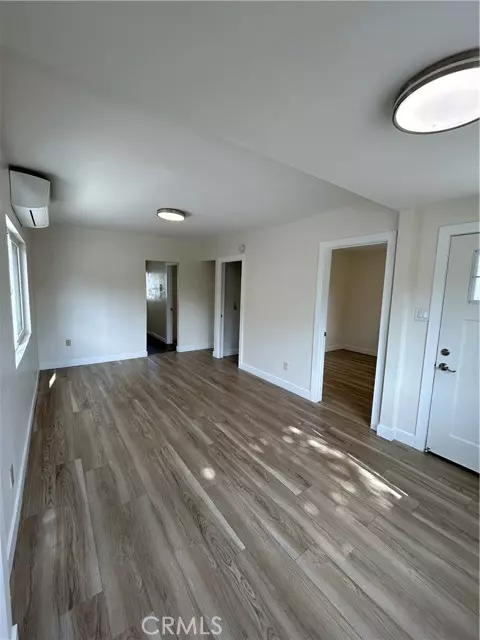 Long Beach, CA 90810,2033 W Burnett ST