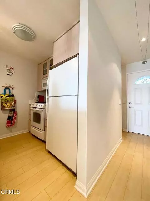 Port Hueneme, CA 93041,277 E Surfside DR