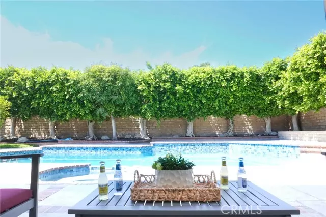 17063 Knapp ST, Northridge, CA 91325