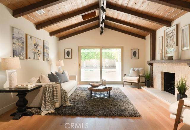 17063 Knapp ST, Northridge, CA 91325