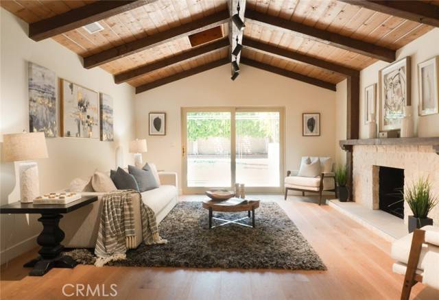 17063 Knapp ST, Northridge, CA 91325
