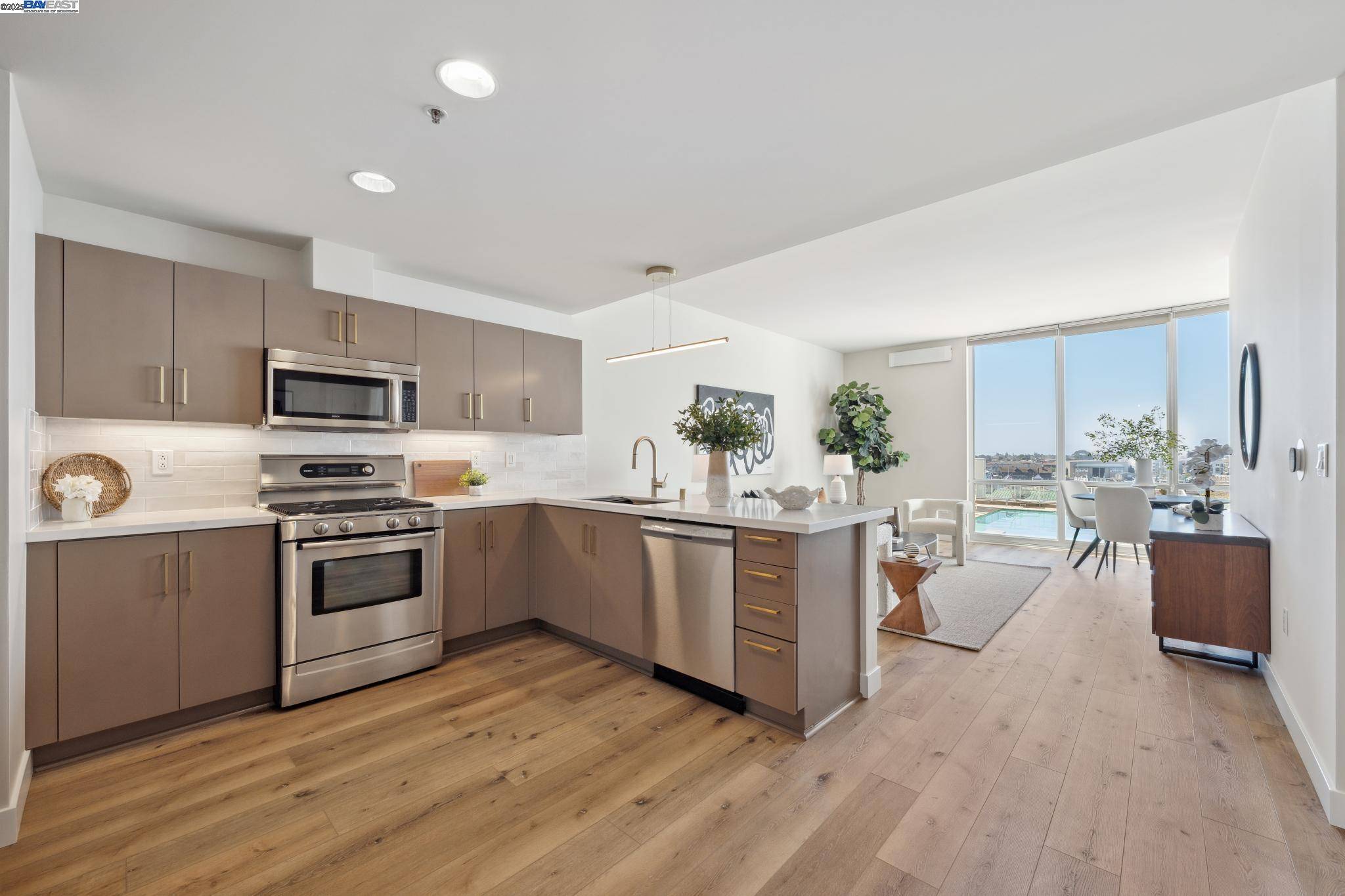 222 Broadway 709, Oakland, CA 94607