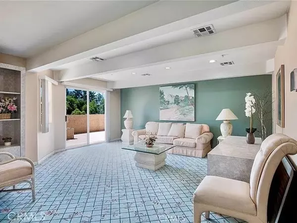 Downey, CA 90241,11410 Brookshire AVE 319