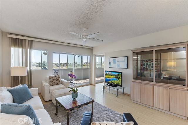 277 E Alejo RD 212, Palm Springs, CA 92262