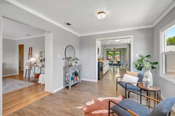 El Cajon, CA 92020,593 Live Oak DR