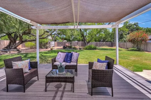 El Cajon, CA 92020,593 Live Oak DR