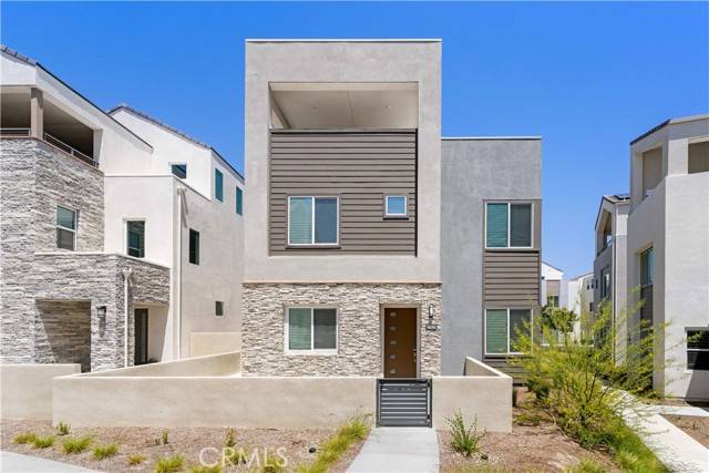 27125 Skyland WAY, Valencia, CA 91381