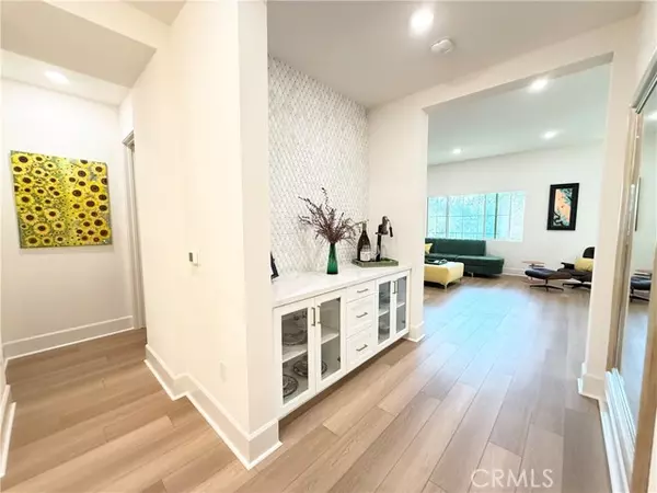 Buena Park, CA 90621,8896 Los Coyotes CT 410