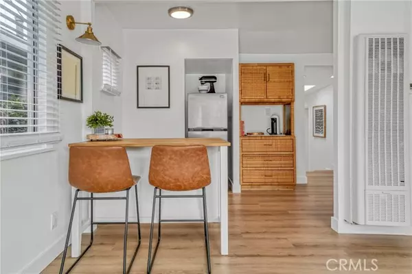 Venice, CA 90291,232 Howland Canal