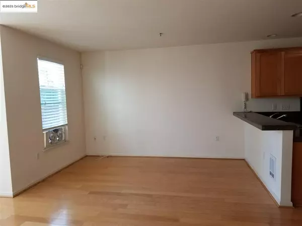 Oakland, CA 94607,655 12Th St 309
