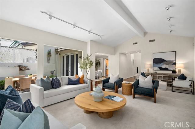 Newport Beach, CA 92660,6 Rue Marseilles