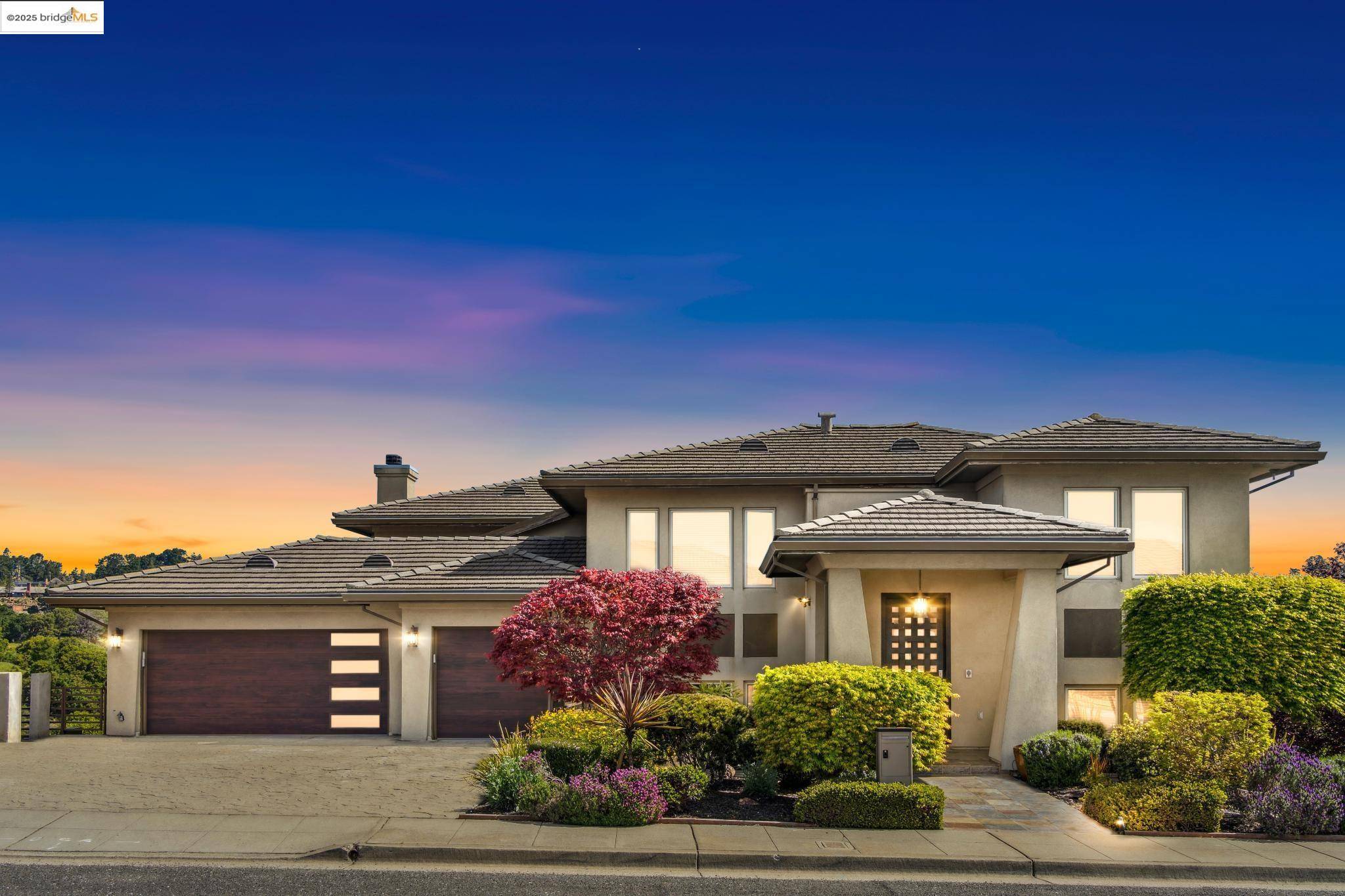 13454 Campus Dr, Oakland, CA 94619
