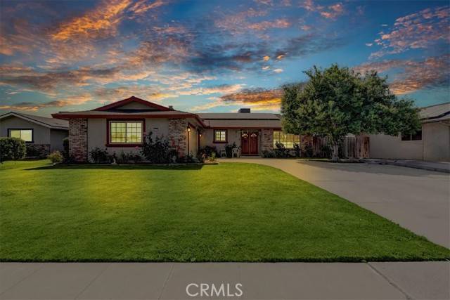 355 Kenwood DR, Lemoore, CA 93245