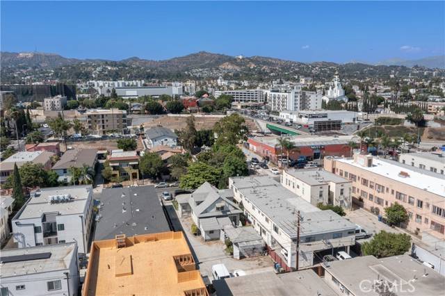 Los Angeles, CA 90038,5526 Lexington