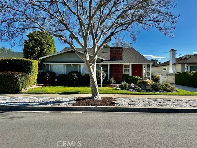 17114 Vose ST, Lake Balboa, CA 91406
