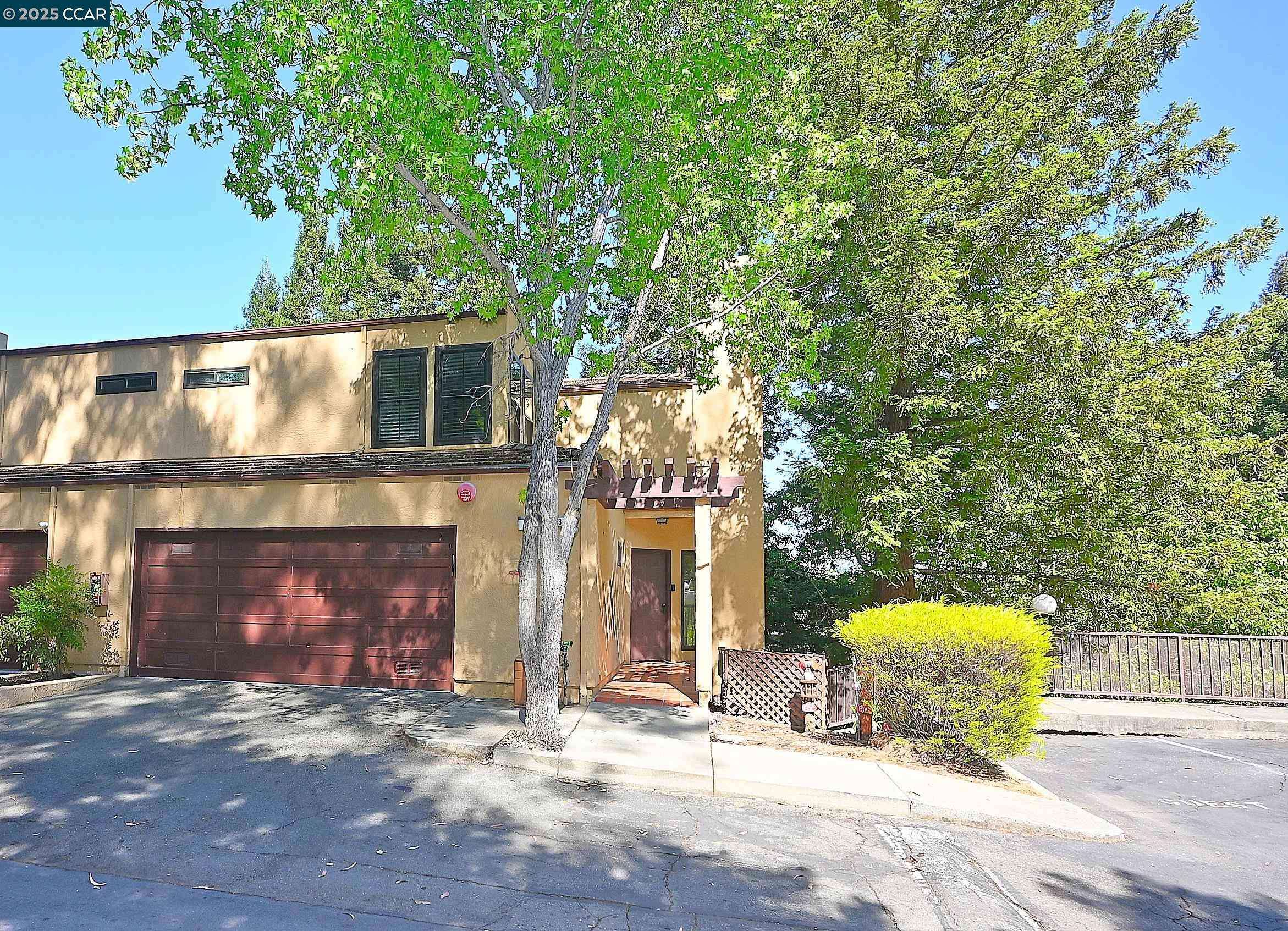 Lafayette, CA 94549,3279 Mt Diablo Ct 13