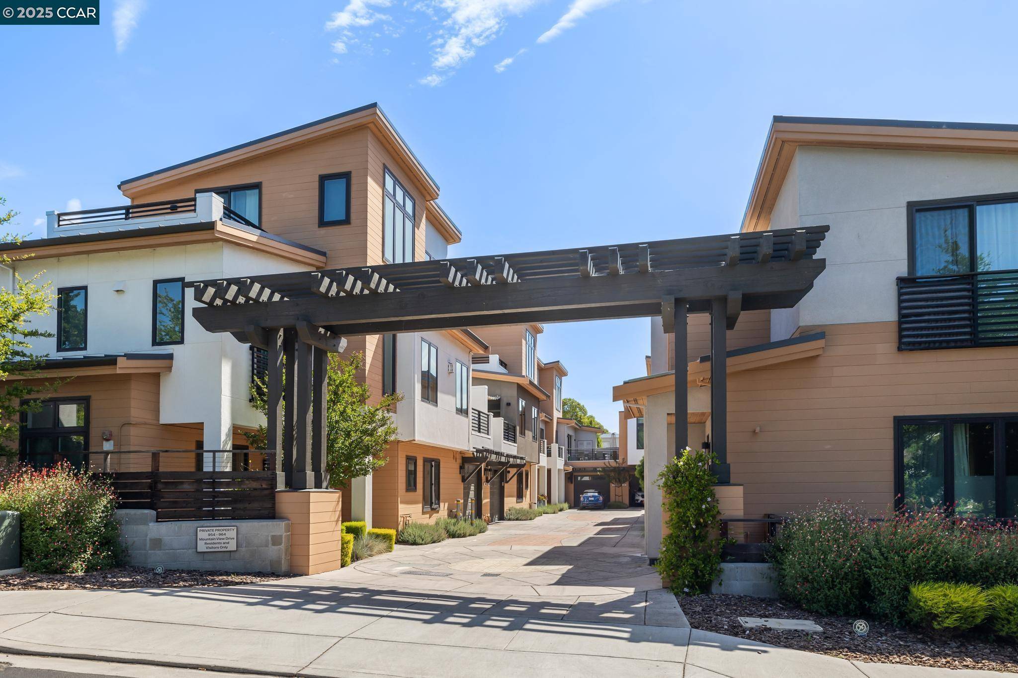 962 Mountain View Dr, Lafayette, CA 94549