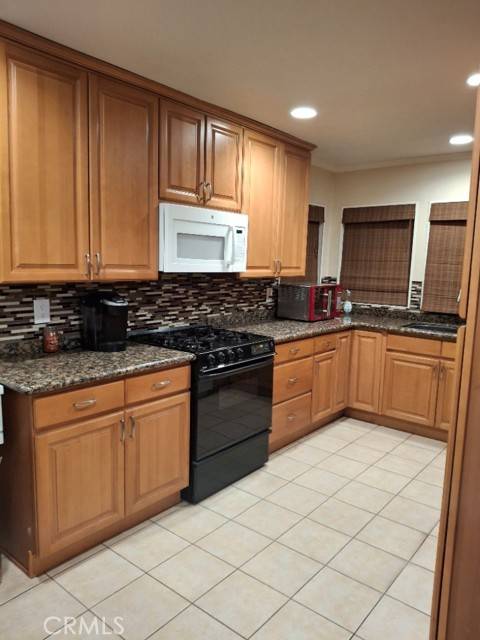 Sylmar, CA 91342,15455 Glenoaks BLD 226