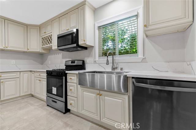 6711 Rhea AVE, Reseda, CA 91335