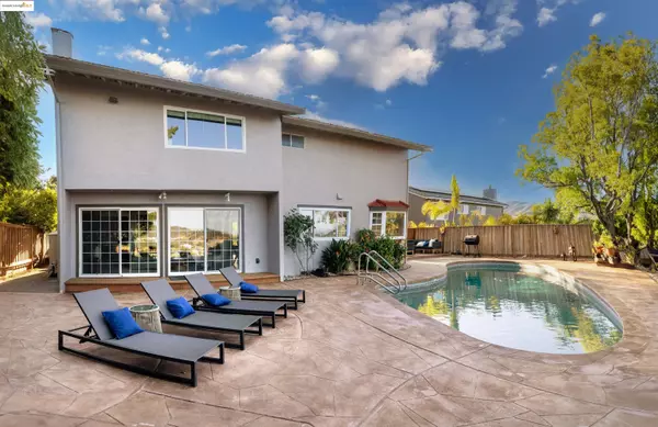 San Rafael, CA 94903,1051 Lea Dr