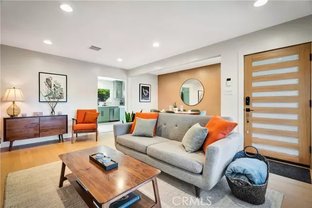 17001 Gault ST, Lake Balboa, CA 91406