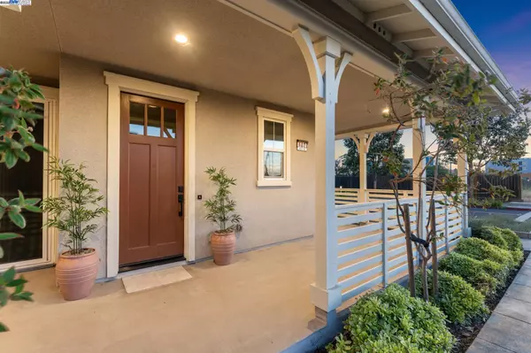 Alameda, CA 94501,402 Mosley Ave