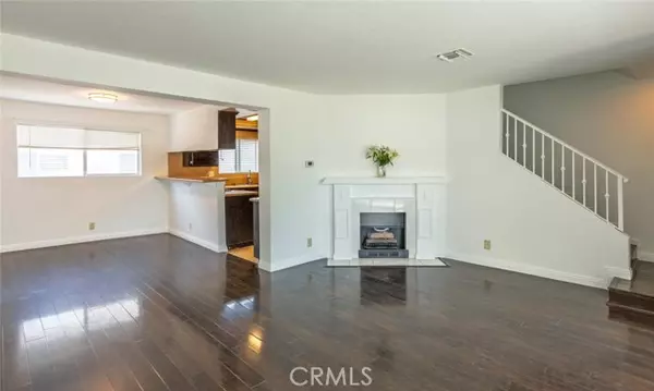 18550 Hatteras ST 7, Tarzana, CA 91356
