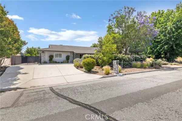 Hemet, CA 92544,3890 English